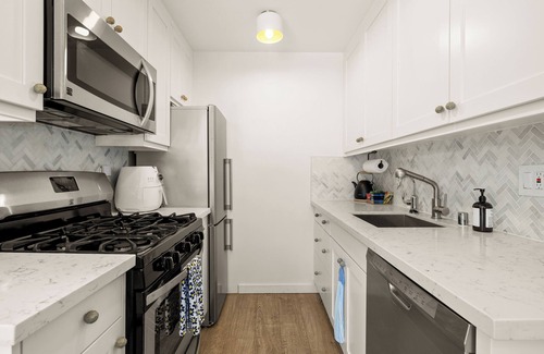 Ocean Park Apartamento | Gorgeous Chic 1BR Spacious Santa Monica Beach Gem