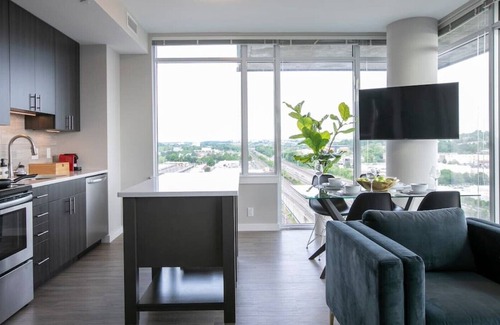 Jefferson Manor Casa | ⚜Gorgeous + Chic 2-Bdrm Apt⚜King Bed ♕FreeParking♕