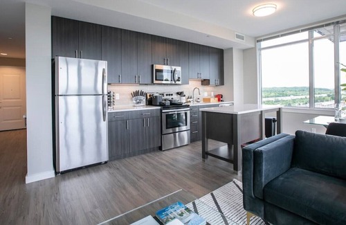 Jefferson Manor Casa | ⚜Gorgeous + Chic 2-Bdrm Apt⚜King Bed ♕FreeParking♕