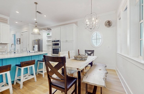 Lakeside at Blue Mountain Beach Casa | Gorgeous coastal home with plenty of space and easy beach access