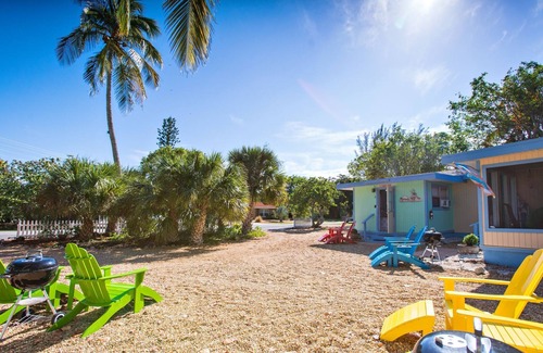 Gulf Ridge Cabaña | Preciosa cabaña costera recientemente renovada ¡Minutos a la playa y bicicletas gratis!
