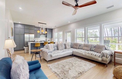 Oak Court Casa | Gorgeous coastal home with private pool and close to beach