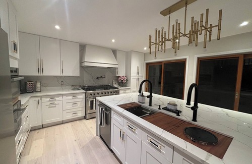 Lansing Casa | Gorgeous Completely Renovated Lakehouse, directly on lake. 20 mins to Cornell