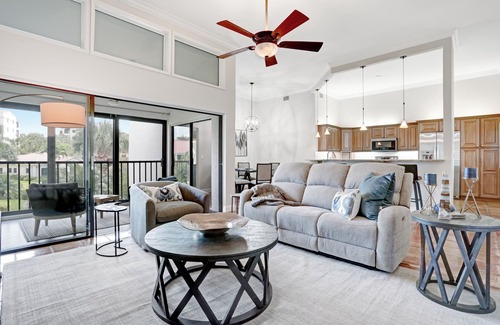 Pelican Bay Condominio | Gorgeous Condo in Pelican Bay