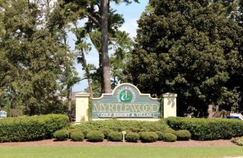 Central Myrtle Beach Apartamento | Gorgeous Condo on Golf Course Near Broadway