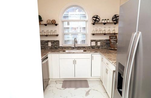 Central Myrtle Beach Apartamento | Gorgeous Condo on Golf Course Near Broadway