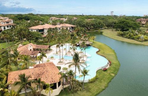 El Chiru Condominio | This condominium is a 4 bedroom(s), 5 bathrooms, located in Buenaventura, Cocle.