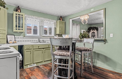 Athens Cabaña | Gorgeous Cottage Near UGA - Close to Everything!