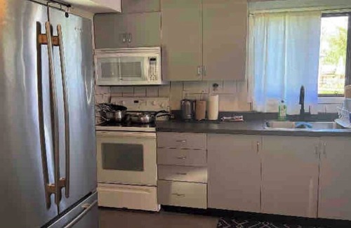 Roseneath Casa | Gorgeous Cozy 5 Bedroom Cottage at Rice Lake!