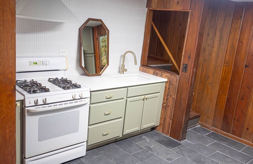 Beachwood-Bluffton Cabaña | Gorgeous & Cozy Lake Michigan Cottage - Walk to Everything!