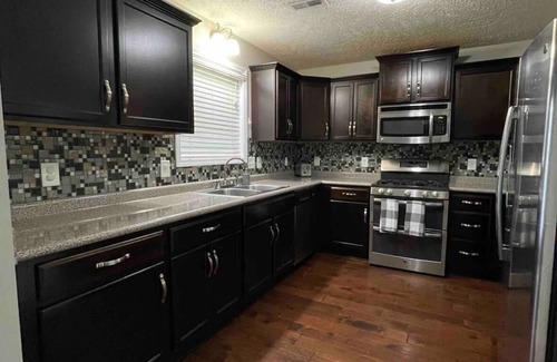 Clarksville Casa | Gorgeous Cozy Residential Home - 9 min walk to park