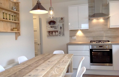 East Preston Casa | Hermosa casa de lujo de diseño, a 2 minutos del mar, para 6 personas.