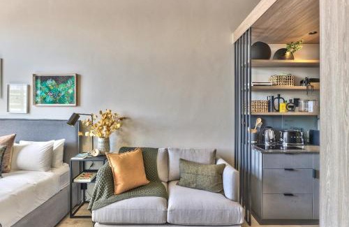 Cape Town City Centre Apartamento | Gorgeous Designer Hideaway w/Views at The Harri
