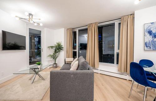 Crosstown Apartamento | Gorgeous Downtown Unit with City Views