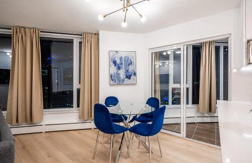 Crosstown Apartamento | Gorgeous Downtown Unit with City Views
