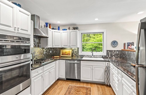 Springs Casa | Gorgeous East Hampton Hideaway with Privacy and Full Amenity Suite