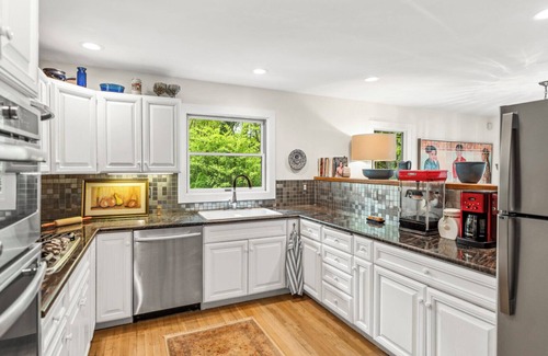 Springs Casa | Gorgeous East Hampton Hideaway with Privacy and Full Amenity Suite