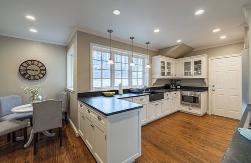 Bethesda Casa | Gorgeous Entire House 7-Bedrooms 8-Beds in Bethesda, MD