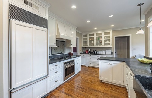 Bethesda Casa | Gorgeous Entire House 7-Bedrooms 8-Beds in Bethesda, MD