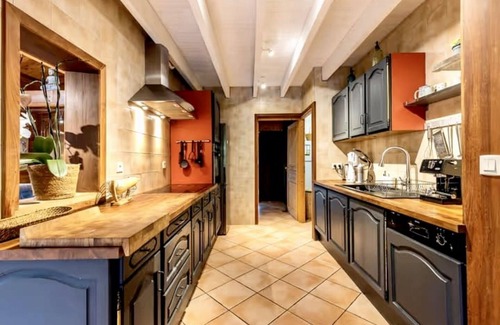 Piraillan Casa | Gorgeous exotic style Villa with Jacuzzi