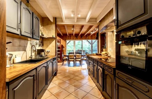 Piraillan Casa | Gorgeous exotic style Villa with Jacuzzi