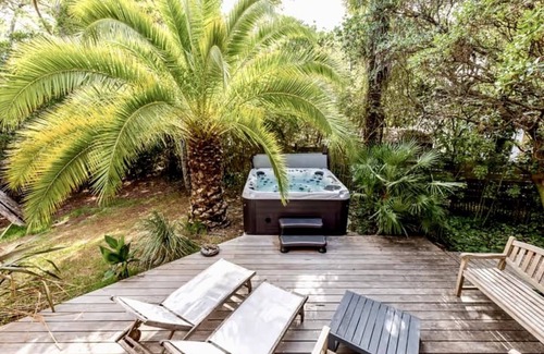 Piraillan Casa | Gorgeous exotic style Villa with Jacuzzi