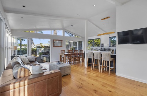 Glendowie Apartamento | Gorgeous Family Home-Fully Fenced & Toys