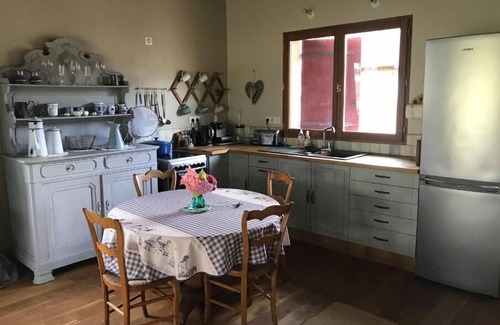 Saint-Pierre-sur-Dropt Casa | Gorgeous Cottage, countryside views & pool