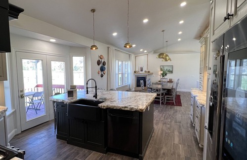 Huntsville Otro | Gorgeous French Farmhouse/Ranchette/Ski Chalet in Idyllic Huntsville/Eden Valley