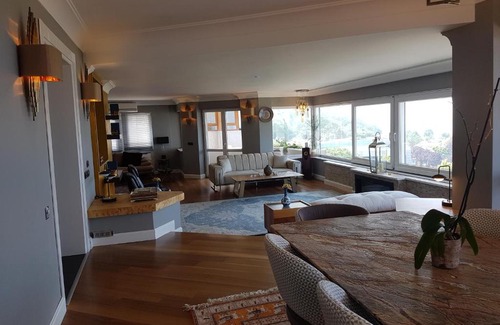 Moda Apartamento | Gorgeous, full ocean view penthouse in Istanbul