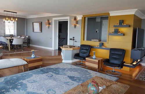 Moda Apartamento | Gorgeous, full ocean view penthouse in Istanbul