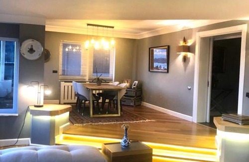 Moda Apartamento | Gorgeous, full ocean view penthouse in Istanbul