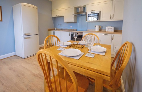 Hawick Cabaña | Gorgeous, fully refurbished centrally located cosy cottage