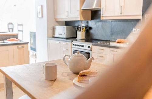 Kirkby Lonsdale Casa | Gorgeous Georgian family friendly property, central Kirkby Lonsdale with parking and EV charger