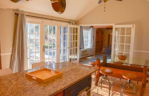South Dennis Cabaña | Gorgeous Getaway on the Cape Cod Bikepath **New!**
