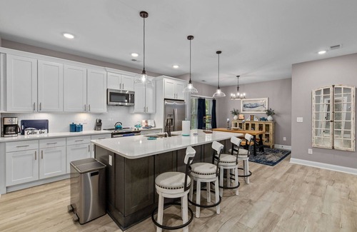 Pawleys Island Casa | Gorgeous getaway with all the extras included!