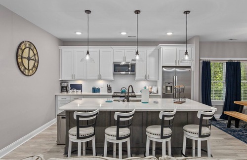 Pawleys Island Casa | Gorgeous getaway with all the extras included!
