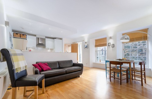 Old Town Apartamento | Gorgeous Grassmarket Apartment! En un patio tranquilo y seguro en el centro del casco antiguo