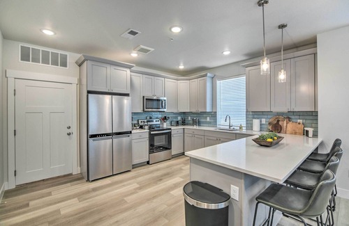 Greeley Casa | Gorgeous Greeley Getaway - Close to Parks!