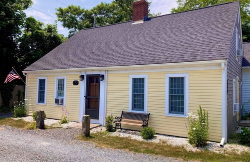 Dennis Casa | Gorgeous historic home sleeps 8 walk to everything!