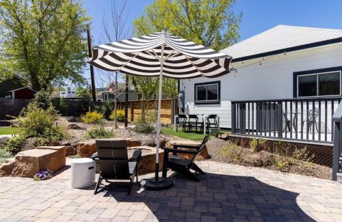 Williams Casa | Gorgeous Home-Amazing Yard-Fire Pit-Walk to Town