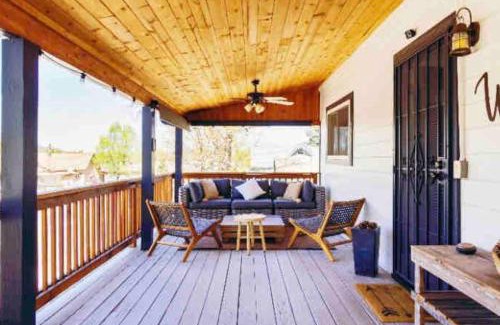 Williams Casa | Gorgeous Home-Amazing Yard-Fire Pit-Walk to Town
