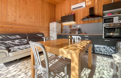 Salon-de-Provence Casa | Gorgeous home in Salon-de-Provence with WiFi
