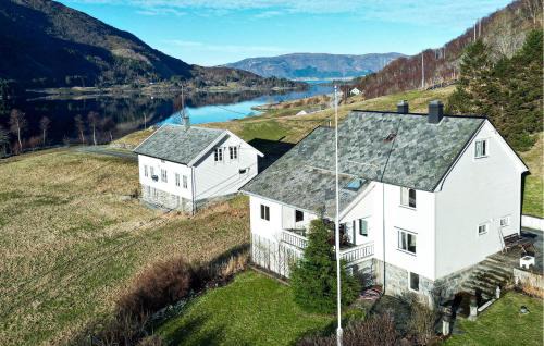Vanylven Casa | Gorgeous Home In Åheim