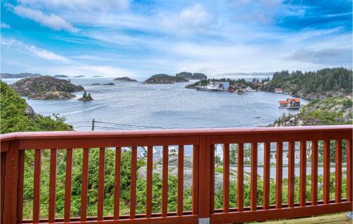 Selbjorn Casa | Gorgeous Home In Bekkjarvik With Wifi