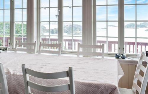 Selbjorn Casa | Gorgeous Home In Bekkjarvik With Wifi
