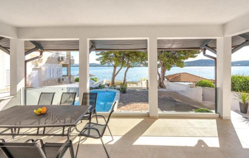 Susica Casa | Gorgeous Home In Betina With Kitchen