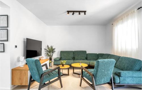 Susica Casa | Gorgeous Home In Betina With Kitchen