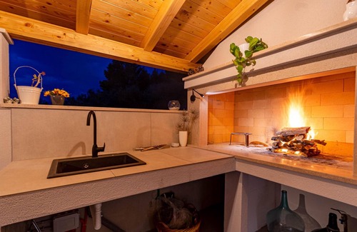 Prigradica Casa | Preciosa casa en Blato con WiFi
