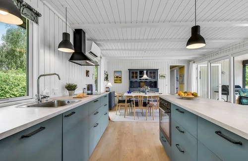 Hvidbjerg Strand Casa | Hermosa casa en Børkop con cocina